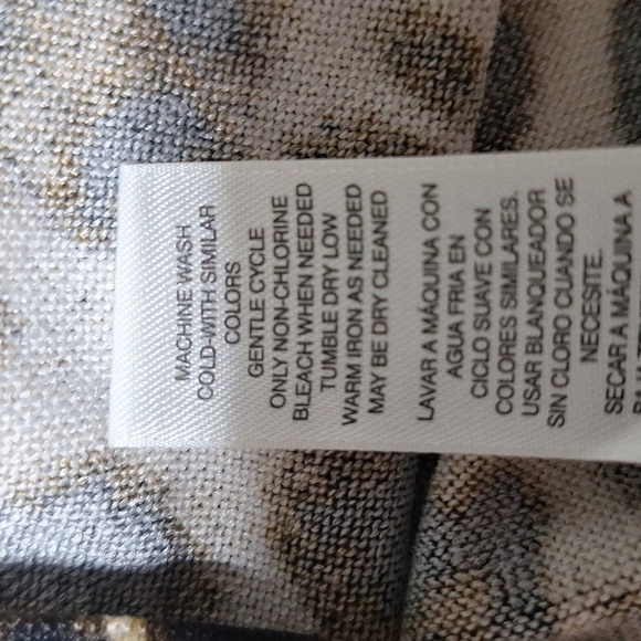 Chico's leopard print long sleeve top size 1 - Picture 7 of 10